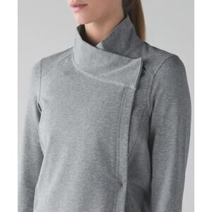 Lululemon Women's Grey Coast Wrap II - Size 4